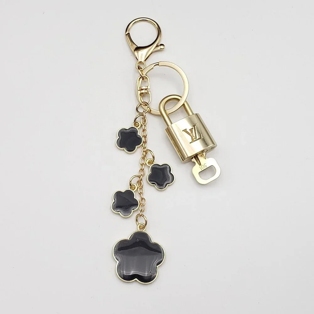 Authentic Louis Vuitton Lock & Key Gold ✨Unbranded Flower Keychain Bag Charm LV - Picture 2 of 15